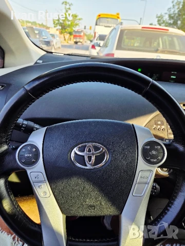 Toyota Prius 1.8 HIBRID, снимка 2 - Автомобили и джипове - 50663448