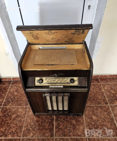 Старо радио  tonfunk violetta , снимка 4 - Антикварни и старинни предмети - 51218237