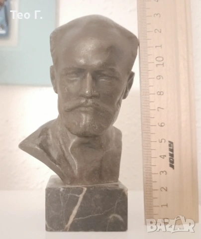 Бюст Чайковски 