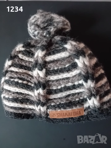 Маркова дебела шапка от 100%  вълна