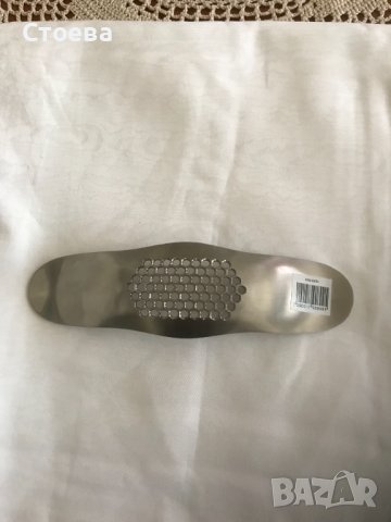 НОВА преса за чесън ARCOSTEEL +  сосиера, снимка 4 - Аксесоари за кухня - 39969643