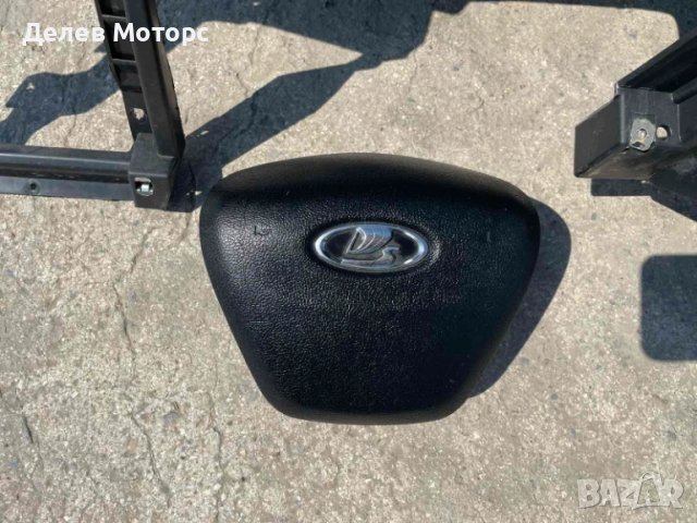 Арматурно табло с еърбеци за Lada Vesta 1.6i 106 ph, 5sp., engine 21129, GF L130101Y, 1B5BCAD, снимка 3 - Части - 51137193