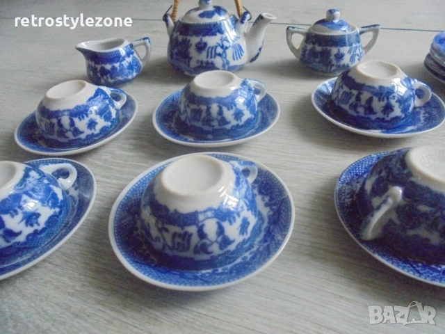 № 8299 Стар малък порцеланов сервиз – миниатюрен синьо-бял комплект , снимка 3 - Други ценни предмети - 51955090