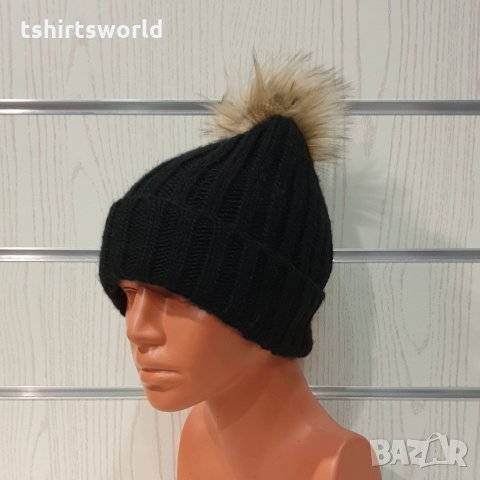 Нова зимна шапка в черен цвят с помпон/пух, снимка 2 - Шапки - 35512585