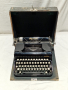Пишеща машина Olympia , снимка 1 - Антикварни и старинни предмети - 44919854