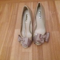 Лачени обувки с панделки, снимка 4 - Дамски обувки на ток - 32753429