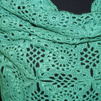 Зелен Ръчно плетен на една кука шал /плетиво подарък hand made/, снимка 7 - Шалове - 35141623