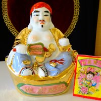 Китайска порцеланова фигура Буда,злато,фън-шуй. , снимка 1 - Статуетки - 38492158