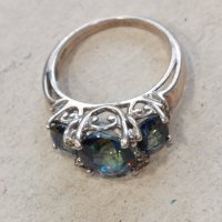 Дамски сребърен пръстен със синтетични сапфири, снимка 2 - Пръстени - 43960135