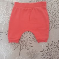 Къси панталонки 62см, снимка 1 - Панталони и долнища за бебе - 26597836