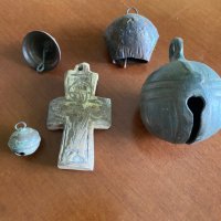 лот етнос и фолклор 3 камбани и един кръст, снимка 2 - Антикварни и старинни предмети - 40850940