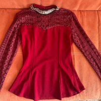 Червена дамска блуза с дантелени ръкави и ефектна яка, снимка 2 - Блузи с дълъг ръкав и пуловери - 39733998