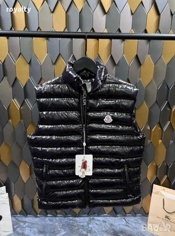 Moncler Черен Мъжки Елек Лак Монклер , снимка 1