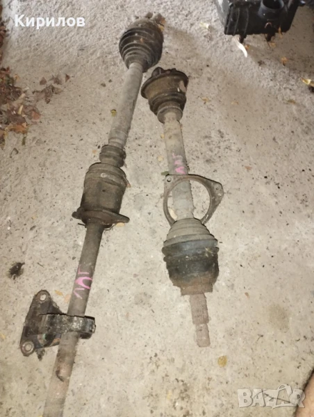Лява и дясна полуоски  за Renault Laguna 1.9dCi  от 2001-2006г., снимка 1
