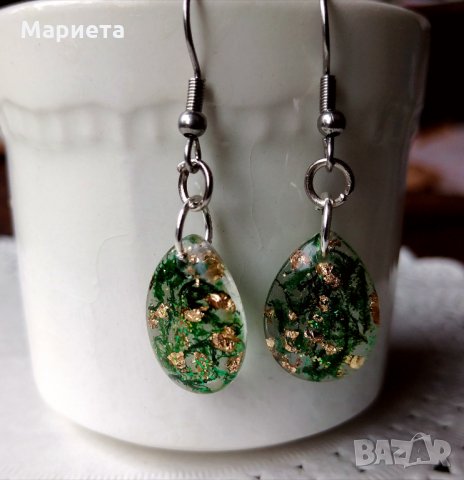 Обеци от смола с горски зелен мъх и златен лист Бижутерска Смола Обици от смола , снимка 2 - Обеци - 33042029