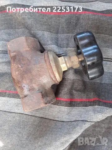 Стар кран 1 и 1/2 с бакелитова врътка, снимка 1