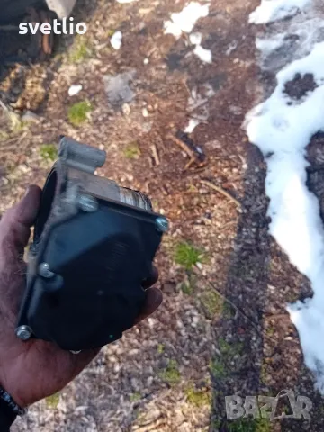 дроселова клапа vw tiguan 2.0tdi, снимка 3 - Части - 49274366