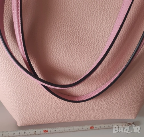 Дамска чанта Guess, снимка 6 - Чанти - 53486053