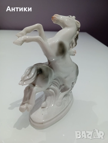  Порцеланова красива фигура с коне маркирана , снимка 8 - Декорация за дома - 52564064