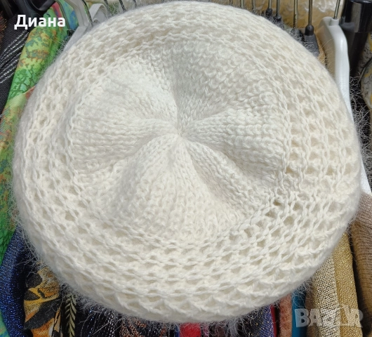 Дамски шапки-ръчно плетиво, снимка 16 - Шапки - 52945137