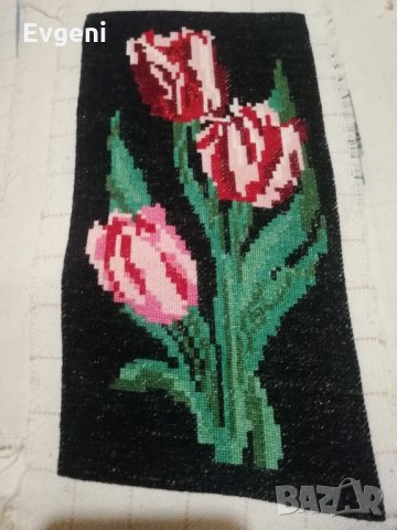 Гоблен с лалета, снимка 3 - Гоблени - 34826642