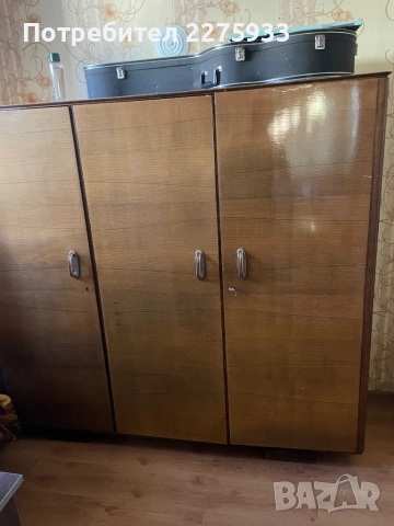 Х.Секция,Гардероби 2 броя стари модели,тежки и огромни.Спалня стара полирана, снимка 4 - Гардероби - 51556697