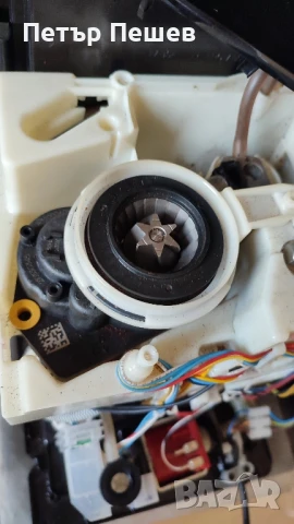 Krups Intuition Essential EA8708 Продава се на части Крупс , снимка 3 - Кафемашини - 51384634