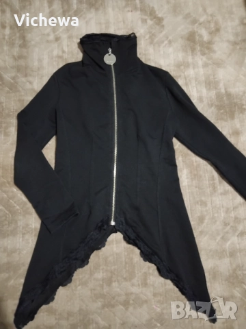 Асиметрично дамско горнище 