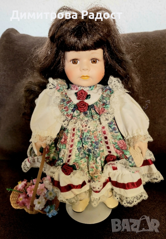 Порцеланова колекционерска кукла на Leonardo! Състояние ново! 