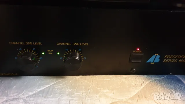 Професионален усилвател AB International Precedent Series 600, снимка 4 - Аудиосистеми - 47856386