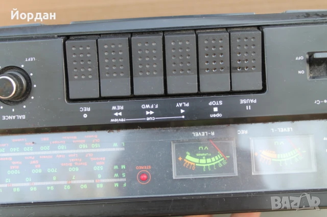 Радио касетофон ''Crown C&C  630 FW'', снимка 13 - Радиокасетофони, транзистори - 51195261