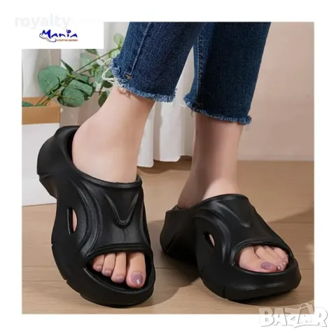 Дамски черни олекотени чехли на платформа, снимка 2 - Чехли - 49945608