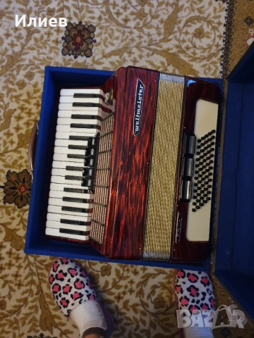 Продавам акордеон Weltmeister, снимка 6 - Акордеони - 53045791