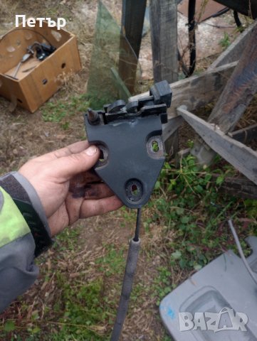 Горна брава задна дясна врата Рено Трафик Опел виваро 2001-2014г, снимка 2 - Части - 43094180