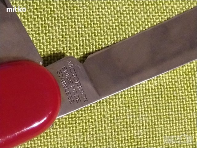 Швейцарско джобно ножче Victorinox , снимка 3 - Други ценни предмети - 43383763