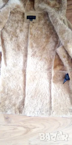 Пухкаво палто с качулка М размер, снимка 4 - Якета - 48319584