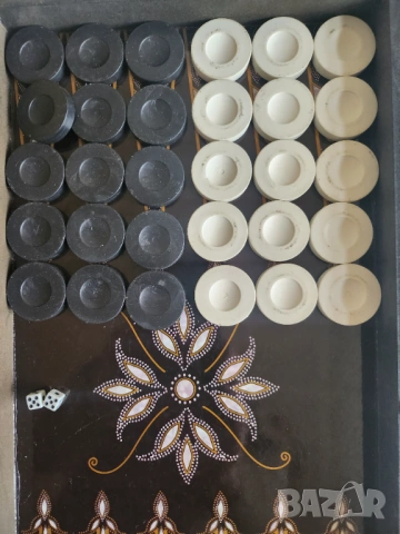 шах и табла - голям 49 х 47,3 см - комплект с фигури/пулове+зарове, снимка 5 - Шах и табла - 53476467