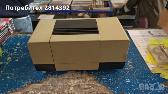 Диапроектор Аспектомат Praktica 150A с 200-300 диапозитива и дистанционно, снимка 2 - Друга електроника - 52516693