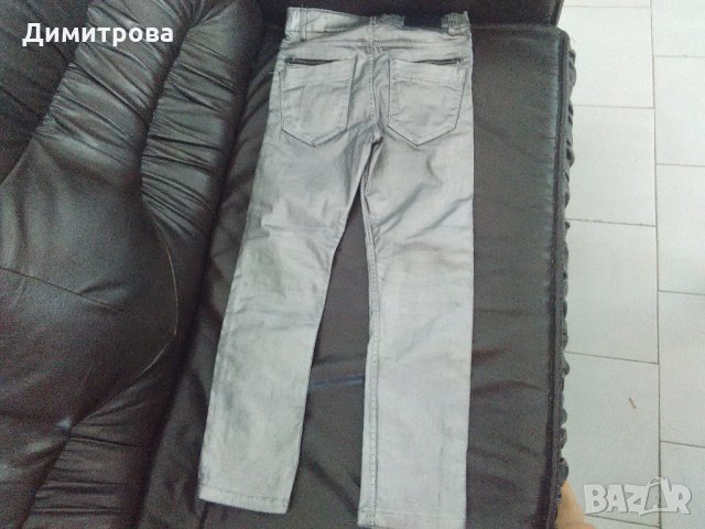 Сребрист/сив модерен панталон с кожа и промазка, снимка 2 - Детски панталони и дънки - 26708562