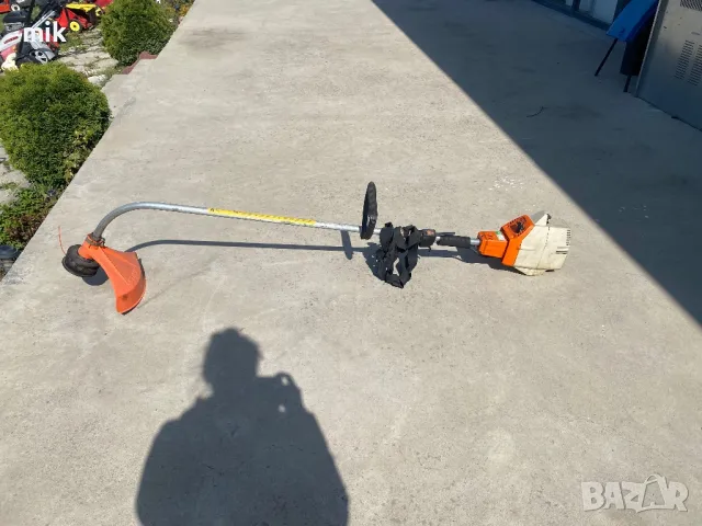 Бензинов тример с корда Stihl, снимка 4 - Градинска техника - 49822617
