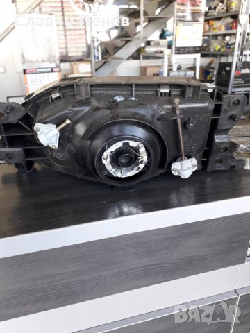 Фар десен Мазда 323 BF  85-89г, снимка 2 - Части - 28579423