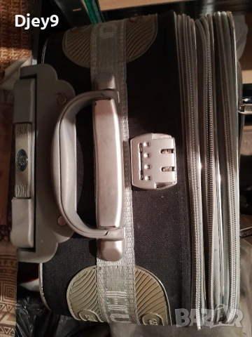 много здрав пътнически куфар hugo и мн.други , снимка 15 - Куфари - 53167312