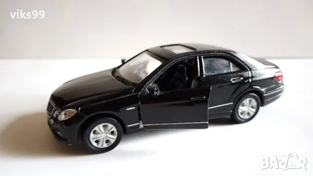 Mercedes-Benz E-Class E350 CDI Maisto - Мащаб 1:42, снимка 2 - Колекции - 48963619