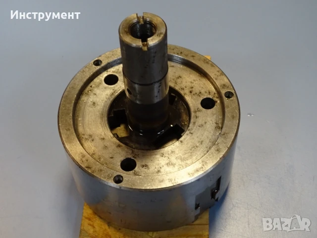 Тричелюстен клинозатегателен патронник 7102-4004 USSR Ф160, снимка 4 - Резервни части за машини - 50827750