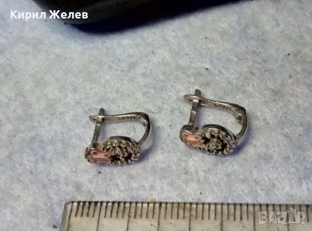 ПРИКАЗНО МАРКОВИ СКЪПОЦЕННИ ЕМАЙЛИРАНИ СРЕБЪРНИ ОБЕЦИ ПЕПЕРУДКИ СРЕБРО SB 925 с БЯЛА ПОЗЛАТА 48677, снимка 4 - Обеци - 49605901