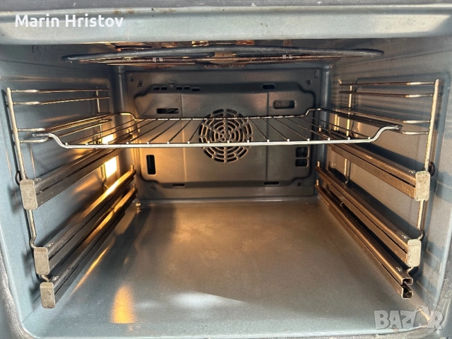 Фурна Bosch BlackEdition Пиролиза, снимка 4 - Печки, фурни - 51857500