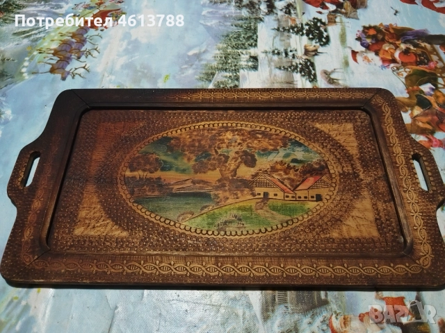 Стар дървен поднос