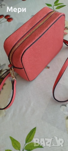 Дамска чантичка, снимка 2 - Чанти - 52331694