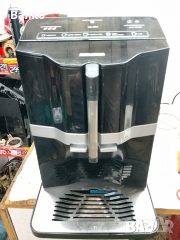 Кафеавтомат Siemens EQ.300, снимка 3 - Кафемашини - 50647390