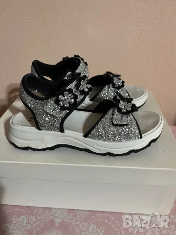 Естесвена кожа сандали Primigi